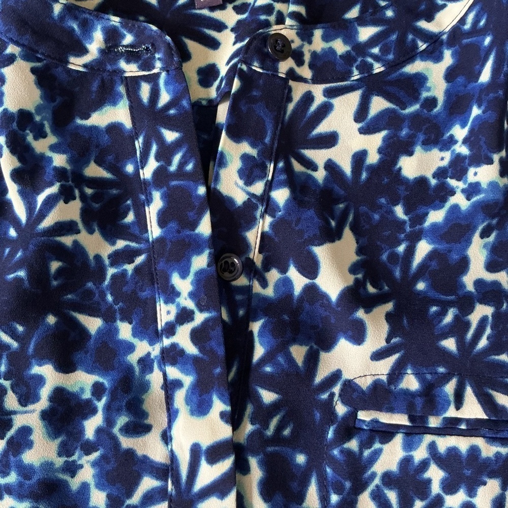 NYDJ Blue and White Patterned Quarter Button Down 3/4 Sleeve Floral Blouse - Picture 3 of 7